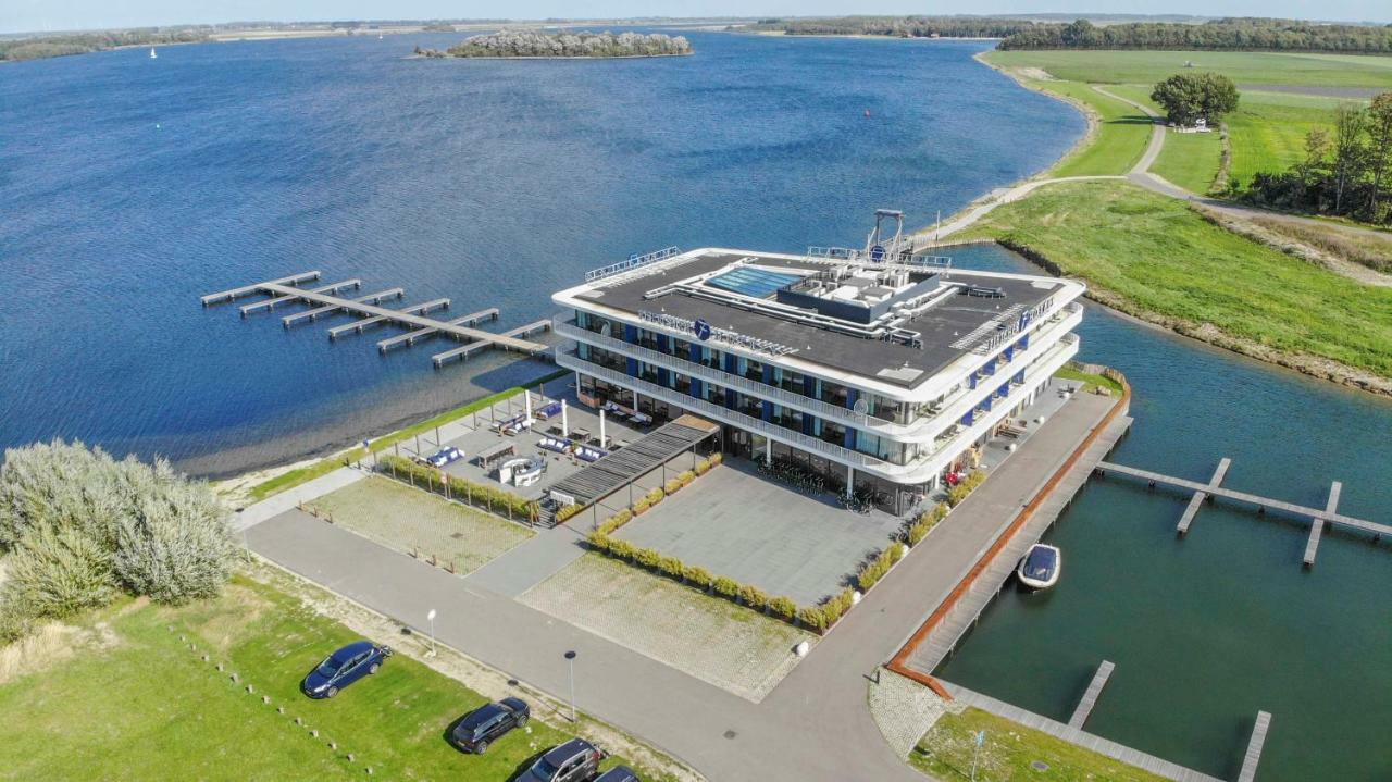 Fletcher Hotel-Restaurant Het Veerse Meer 阿讷默伊登 外观 照片